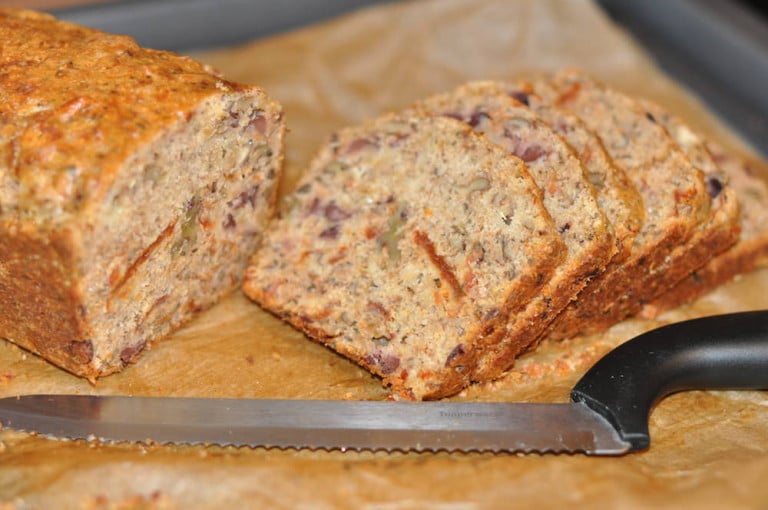 Mediterranes Brot mit Oliven, Tomaten und Nüssen - mediterranes olivenbrot 14 - 27