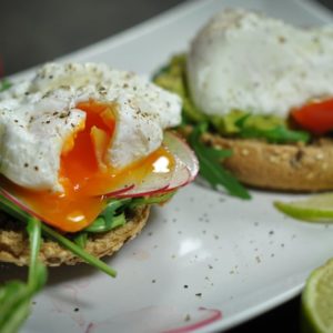 Avocado Ei im Speckmantel vom Smoker - pochiertes ei - 16