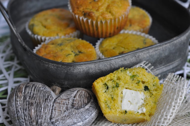 Polenta Bärlauch Muffins mit Feta Kern - polenta bärlauch muffins2 - 22