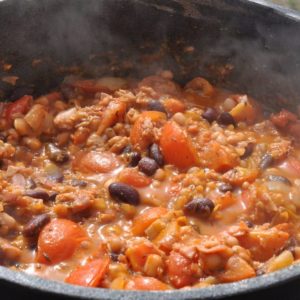 Bud Spencer Bohneneintopf aus dem Dutch Oven servierfertig