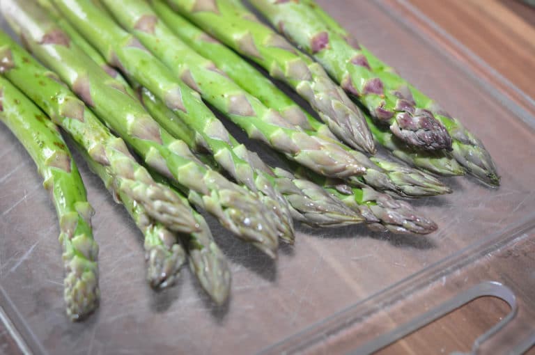 Grüner Spargel mit Schinken und Ei - gruener spargel - 15