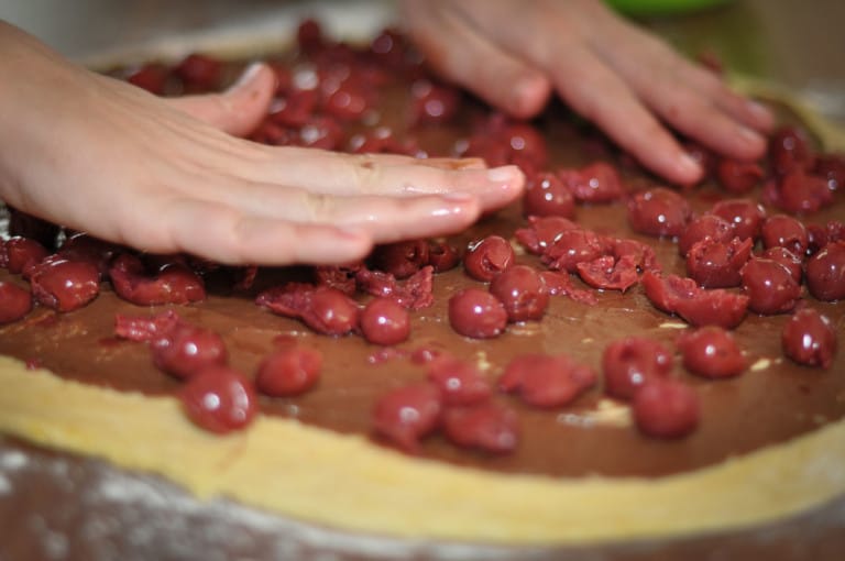 Nutella Kirsch Schnecken aus dem Dutch Oven - nutella kirsch schnecken4 - 17