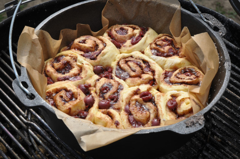 Nutella Kirsch Schnecken aus dem Dutch Oven - nutella kirsch schnecken8 - 23