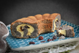 Topfen Mohn Kuchen mit Cranberries