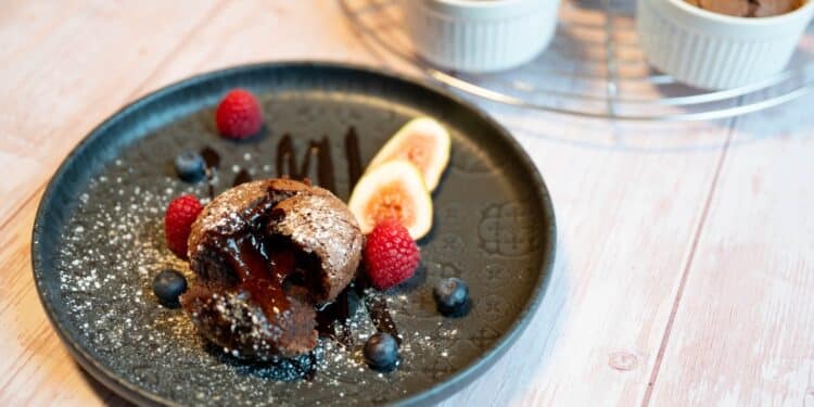 Saftiger Schokokuchen mit flüssigem Kern - schokokuchen fluessiger kern 06 - 1 Saftiger Schokokuchen mit flüssigem Kern