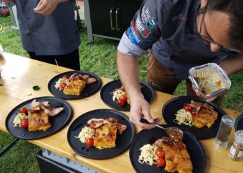 Anrichten Gästeteller bei der Meisterschaft