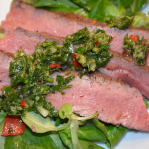 Steak geschnitten mit Chimichurri