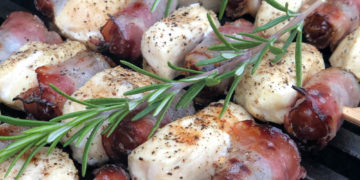 Fruchtiger Hühnerspieß vom Gasgrill - hühnerspieß mit datteln 4 - 44 Hühnerspieß mit Datteln im Speck