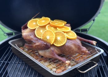 Martinigans mit frischen Orangenscheiben am Big Green Egg