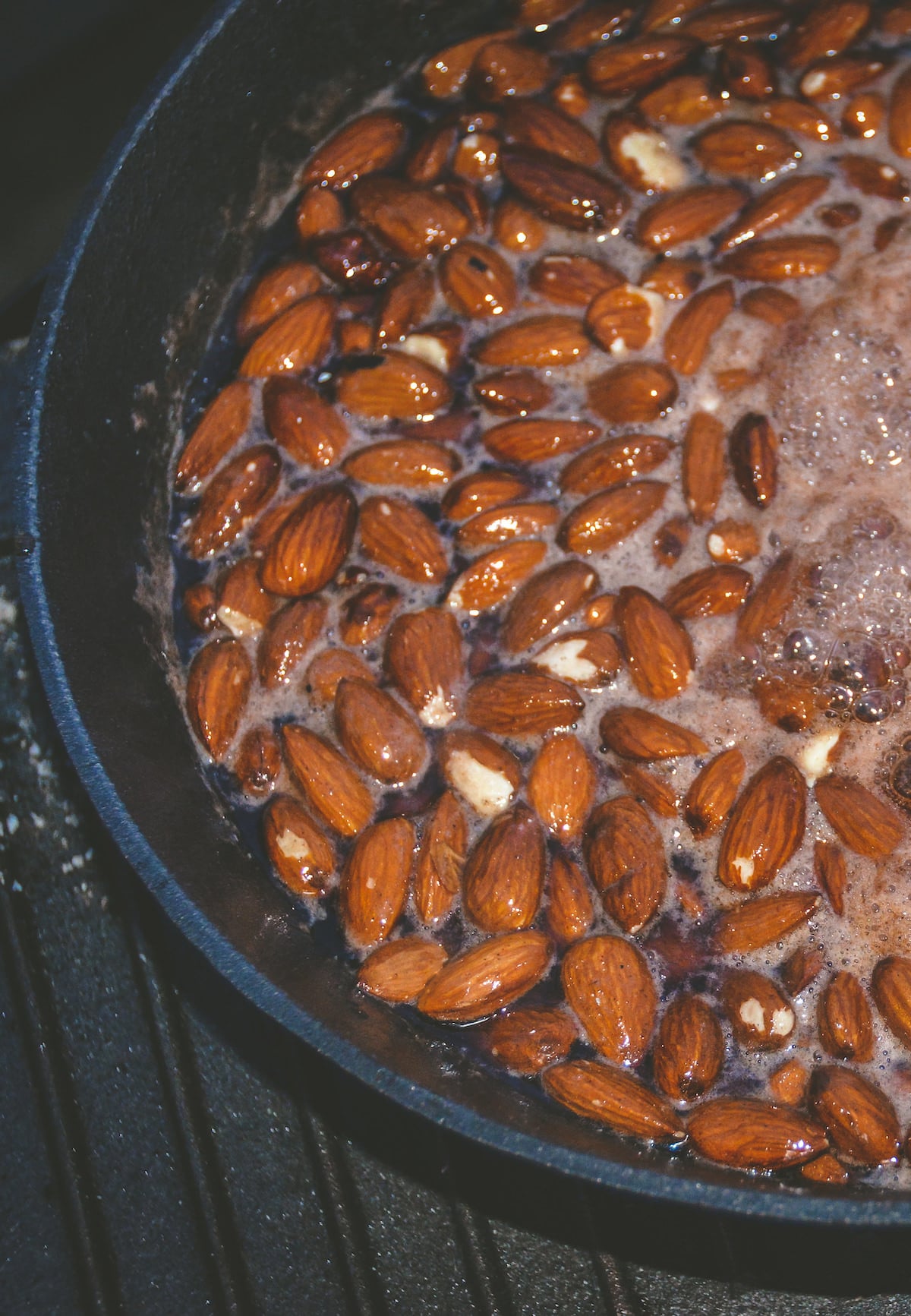 Gebrannte Mandeln mit Zimt vom Grill / Dutch Oven