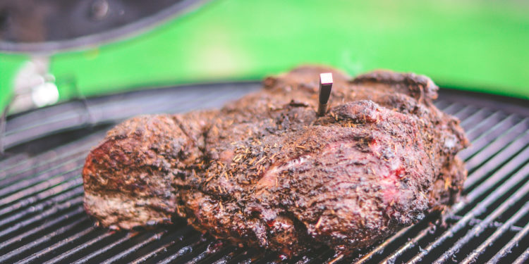 Saftiges Rindergab vom Weber Smokey Mountain