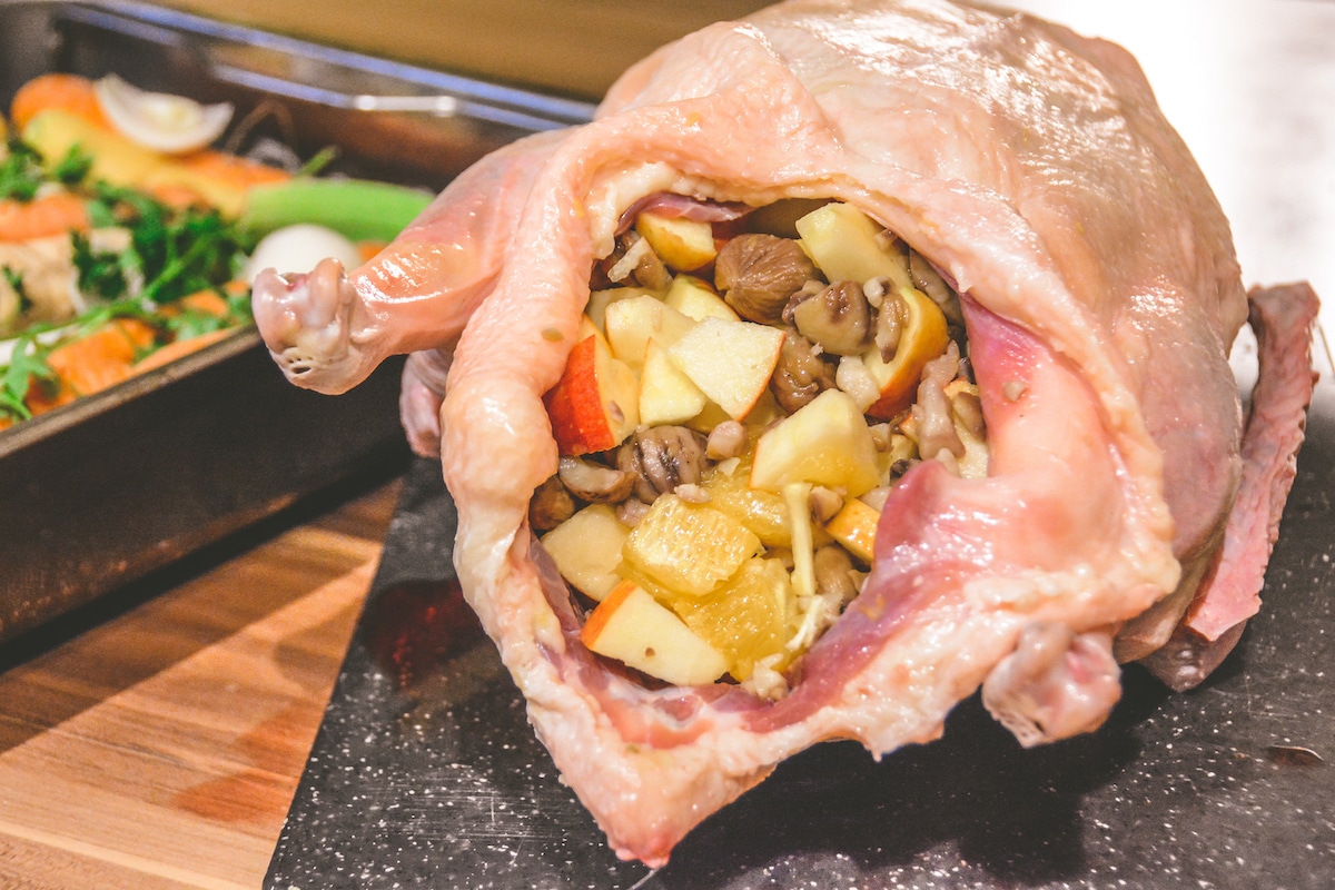 Gefüllte Weihnachtsgans vom Gasgrill - Rezept - Aufgetischt.net Gefüllte Weihnachtsgans vom Gasgrill - Rezept - Aufgetischt.net