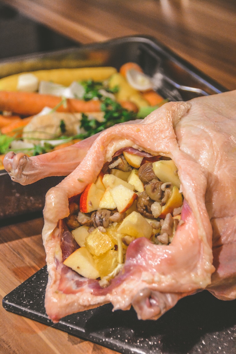 Gefüllte Weihnachtsgans vom Gasgrill - Rezept - Aufgetischt.net Gefüllte Weihnachtsgans vom Gasgrill - Rezept - Aufgetischt.net