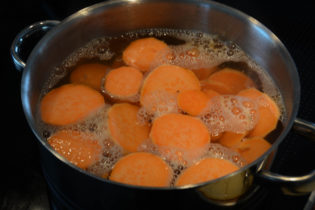 Süßkartoffelpürree zubereiten