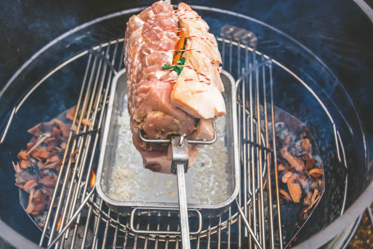 Gefüllter Krustenrollbraten vom Drehspieß - krustenbraten 020 - 40