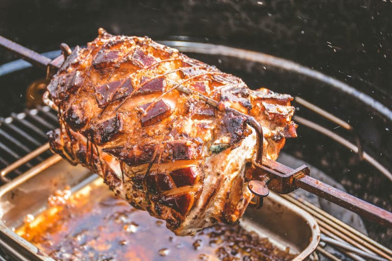 Gefüllter Krustenrollbraten vom Drehspieß - krustenbraten 023 - 42