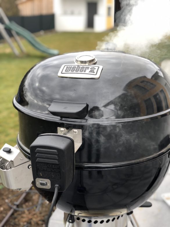 Weber Master-Touch Premium 2019 mit Drehspieß Aufsatz