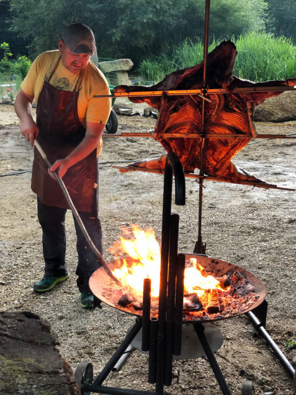 Asado egal ob am Nuke Delta Asadogrill oder direkt an der Feuerstelle