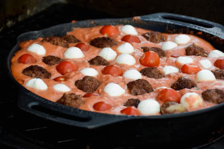 Fleischbällchen in Mozzarella Tomatensauce aus dem Dutch Oven - fleischbällchen in tomatensauce 07 - 15