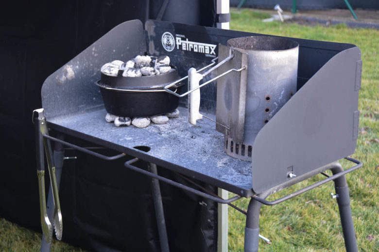 Petromax Tisch fürs Joghurtbrot im Dutch Oven 