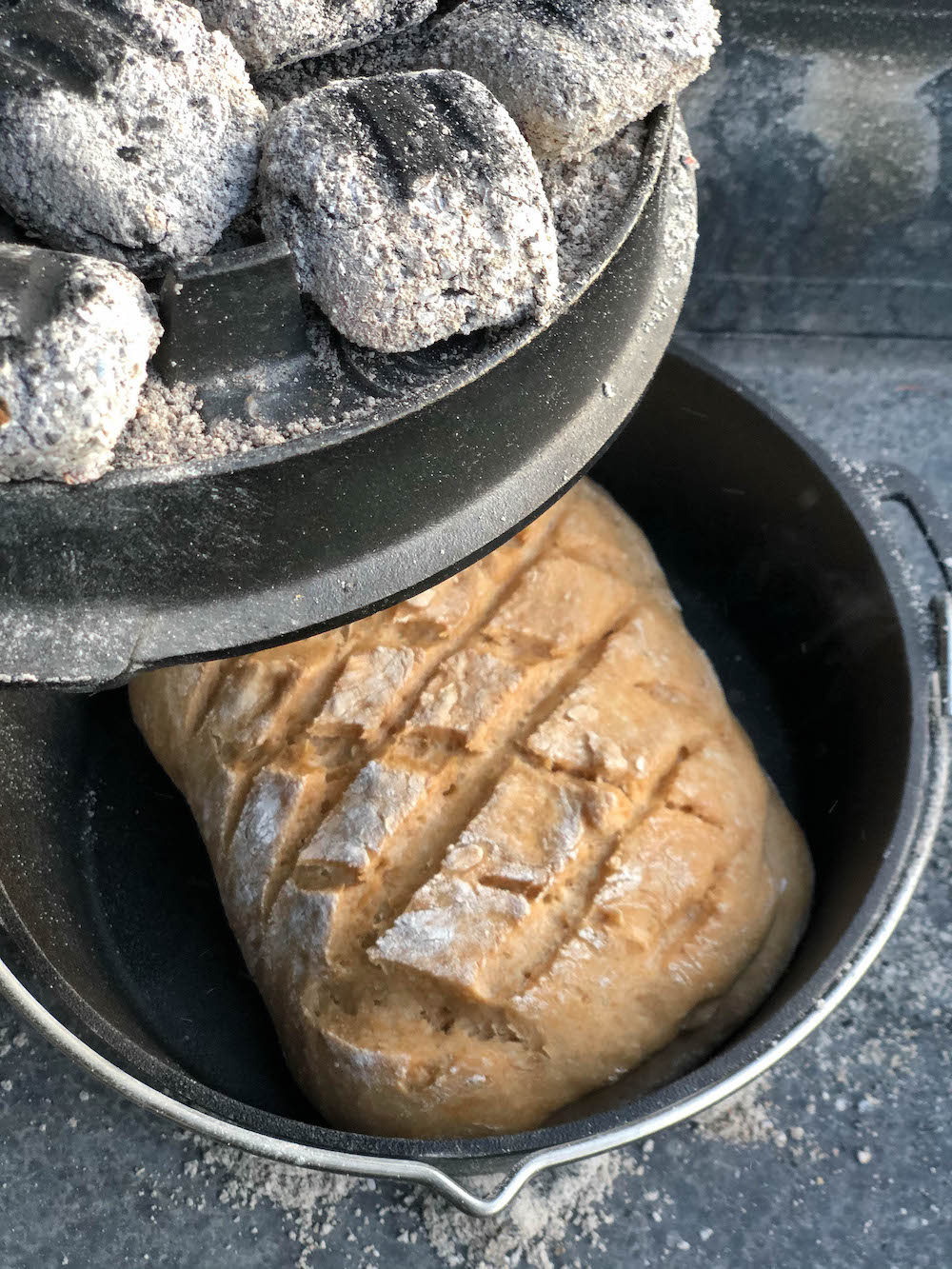 Joghurtbrot im Dutch Oven backen 