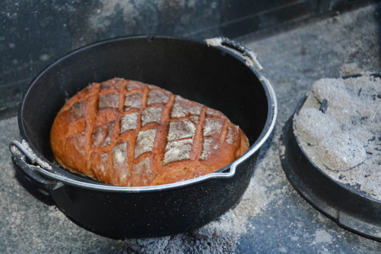 Einfaches Joghurtbrot im Dutch Oven backen - joghurtbrot dutch oven 08 - 23