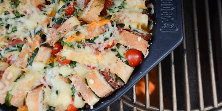 Pikanter Brotauflauf vom Grill