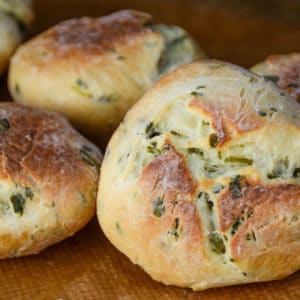 Knusprige Bärlauchlaibchen von der Plancha - baerlauchweckerl selbstgebacken 12 - 12