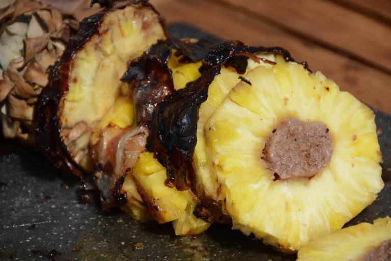 BBQ Bacon Ananas aufgeschnitten