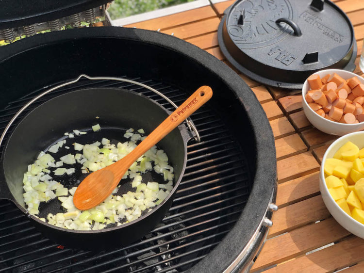 Kartoffelgulasch aus dem Dutch Oven