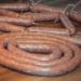 Selbstgemachte Bratwurst mit Nüssen & Trockenfrüchten - bratwurst selbstgemacht 26 - 28 Selbstgemachte Bratwurst mit Nüssen & Früchten
