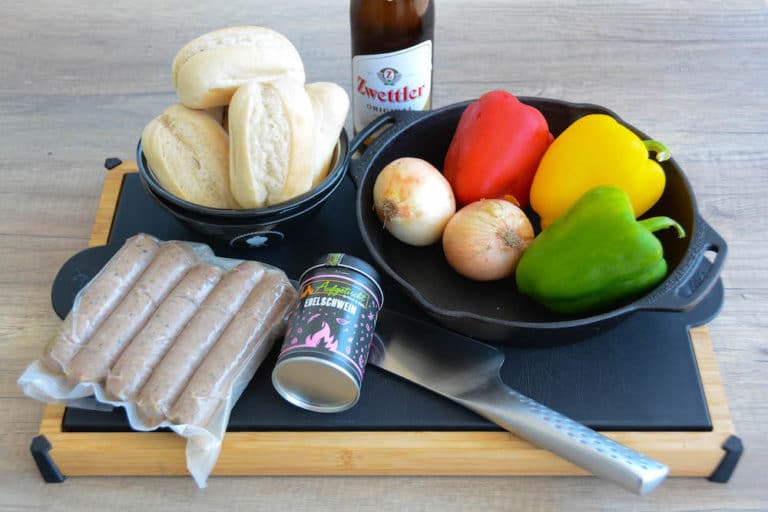 Zutaten für die Beer Brats in der Vorbereitung