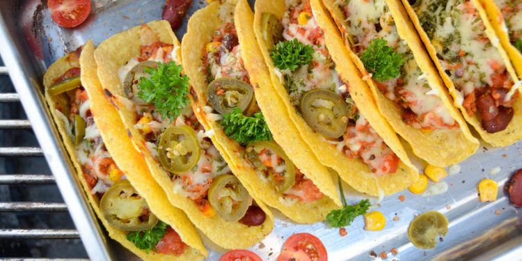Tacos mit Chili con Carne vom Grill