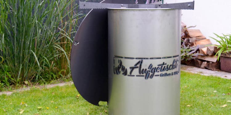 Grilltrend Feuerplatte - Ratgeber, Kaufberatung & Erfahrungen - feuerplatte einbrennen ratgeber 03 - 1 Feuerplatte auf der Feuertonne einbrennen