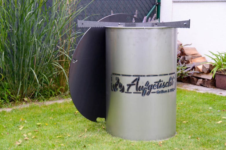 Feuertonne mit persönlichem Logo , Auflageeisen und Feuerplatte 