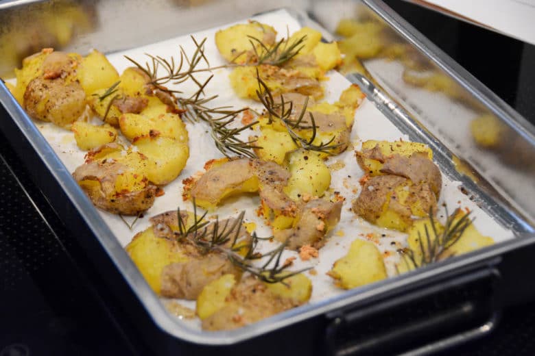 Smashed Potatoes mit einer ordentlichen Prise Knoblauch