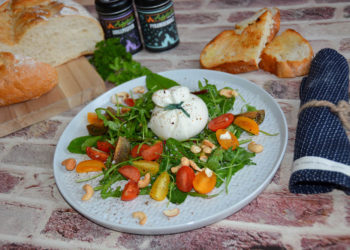 Burrata mit Tomatensalat als Vorspeise