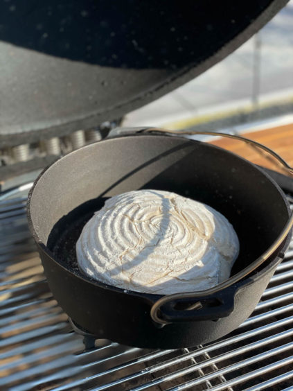 Weizenbrot aus dem Dutch Oven