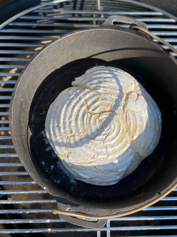 Weizenbrot im Dutch Oven backen