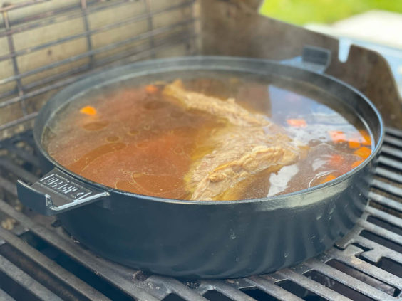 Fertig gegarter Tafelspitz / Rinderhüferl / Hüferschwanzl im Dutch Oven