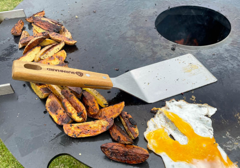 Burger Set Burnhard - Grillspachtel lässt sich abstellen