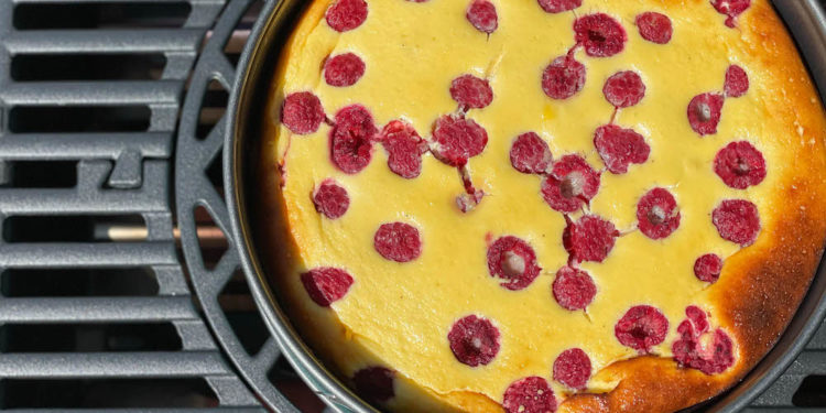 Low Carb Cheesecake mit frischen Himbeeren