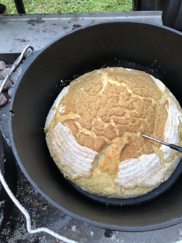 Brot backen im Dutch Oven