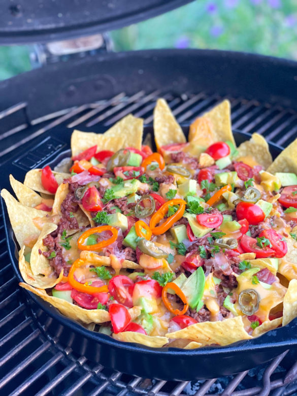 Nachopfanne mit Faschiertem zum Schlemmen bereit