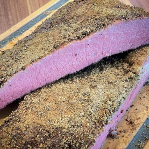 frisches Pastrami aus dem Smoker