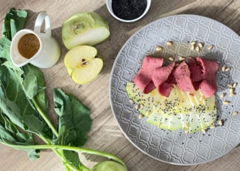 Pastrami auf Kohlrabi-Apfelsalat mit Vinaigrette