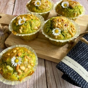 Bärlauchmuffins mit Pinienkernen