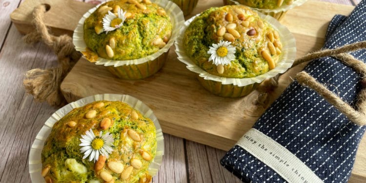 Bärlauchmuffins mit Pinienkernen