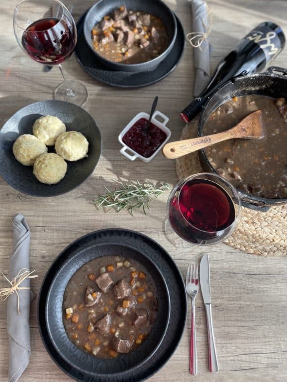 Wildschweinragout aus dem Dutch Oven 