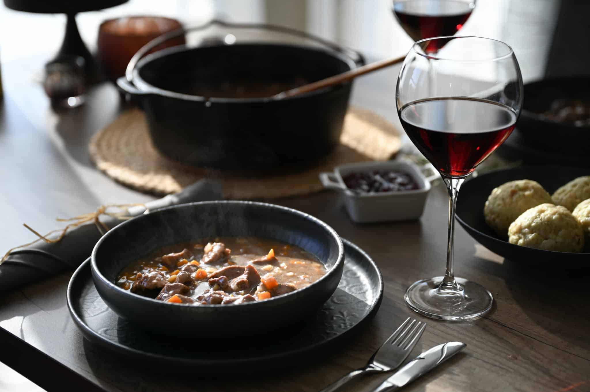 Wildschweinragout aus dem Dutch Oven - Aufgetischt.net